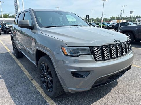 Certified 2021 Jeep Grand Cherokee Laredo X AWD/4WD image 1