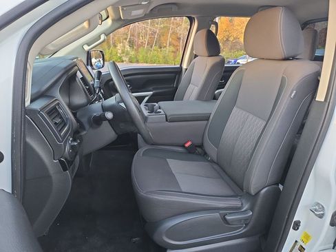 Used 2024 Nissan Titan SV w/ Accessory Utility Package image 10