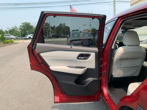 Used 2022 Nissan Rogue SL w/ SL Premium Package AWD/4WD image 26