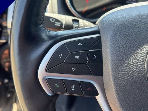 Used 2021 Jeep Grand Cherokee Laredo X AWD/4WD image 19