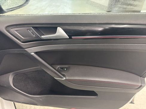Used 2017 Volkswagen GTI Autobahn image 23