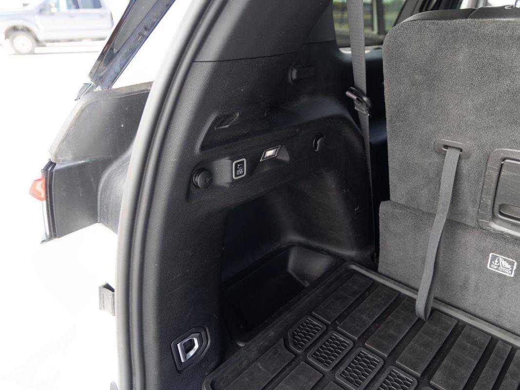 Used 2023 Jeep Grand Cherokee L Altitude AWD/4WD image 22