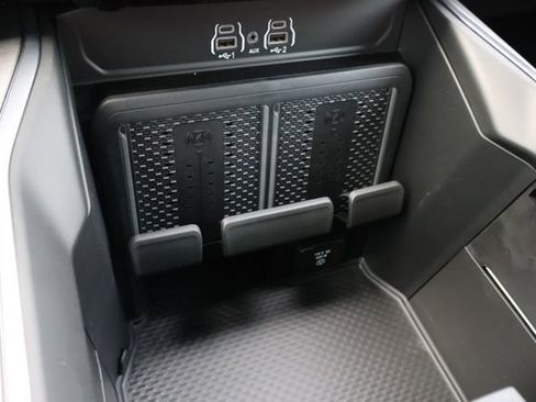 New 2026 RAM 2500 Laramie AWD/4WD image 15