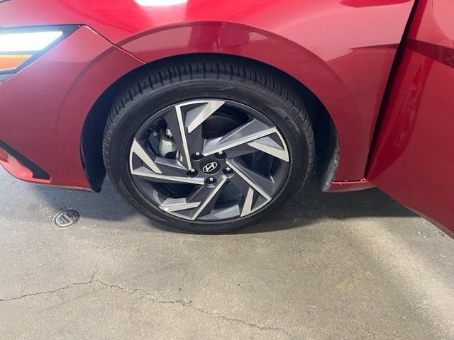 Used 2024 Hyundai Elantra Limited FWD image 31