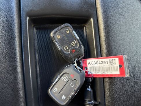 Used 2020 Chevrolet Silverado 1500 LT Trail Boss w/ Convenience Package AWD/4WD image 17