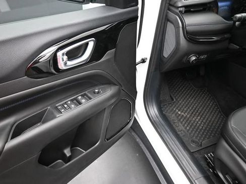 New 2026 Jeep Compass Latitude AWD/4WD image 13