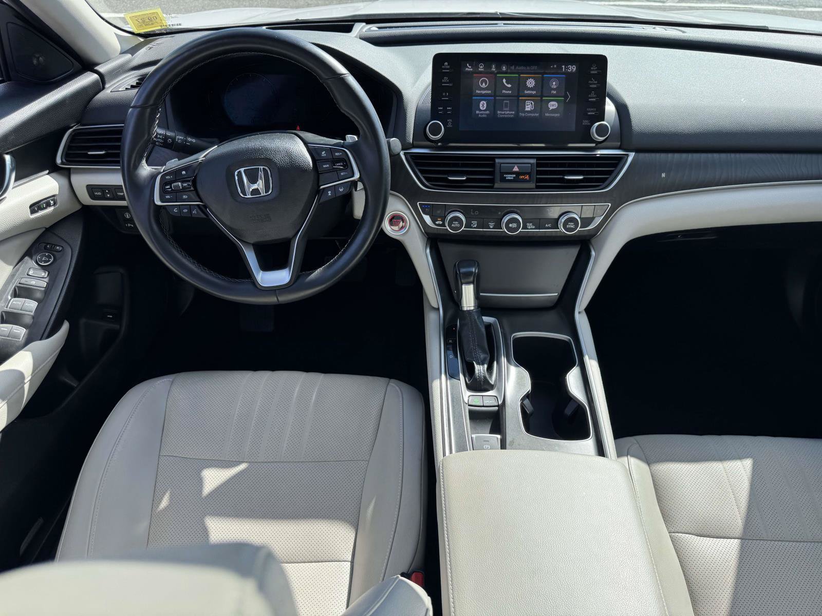 Used 2018 Honda Accord Touring image 10