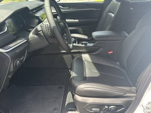 New 2026 Jeep Grand Cherokee Limited RWD image 8