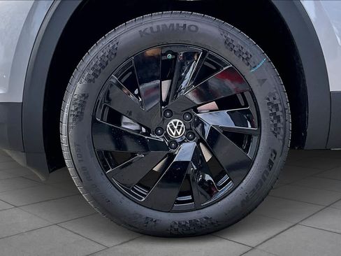 New 2026 Volkswagen Atlas SE FWD image 11