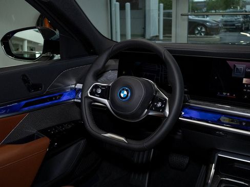 Used 2025 BMW i7 eDrive50 w/ Premium Package image 42