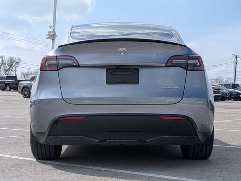 Used 2025 Tesla Model Y Performance image 6