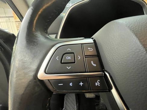 Used 2020 Toyota Highlander XLE AWD/4WD image 42