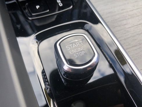 Used 2025 Volvo XC60 T8 Plus w/ Protection Package Premier image 30