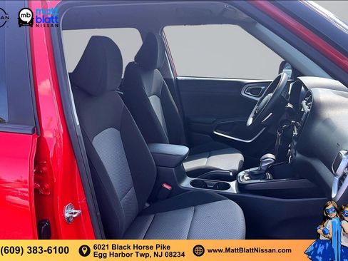 Used 2023 Kia Soul LX w/ LX Technology Package FWD image 6