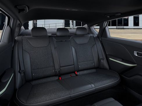 New 2025 Kia K4 GT-Line image 16