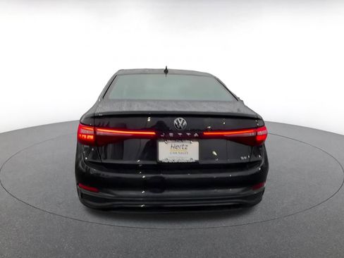 Used 2025 Volkswagen Jetta SE image 14