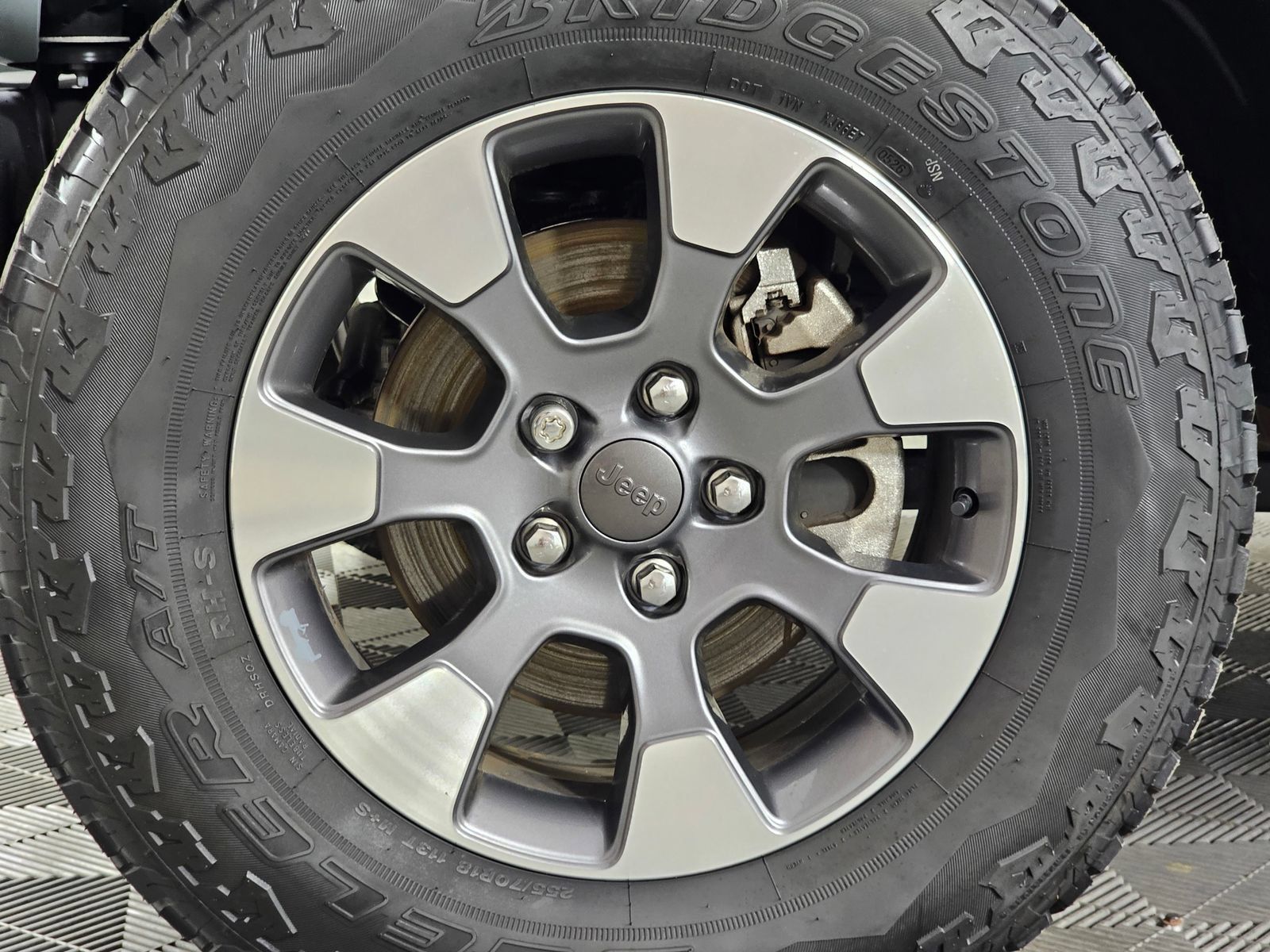 Used 2023 Jeep Wrangler Unlimited Sahara w/ Cold Weather Group AWD/4WD image 40
