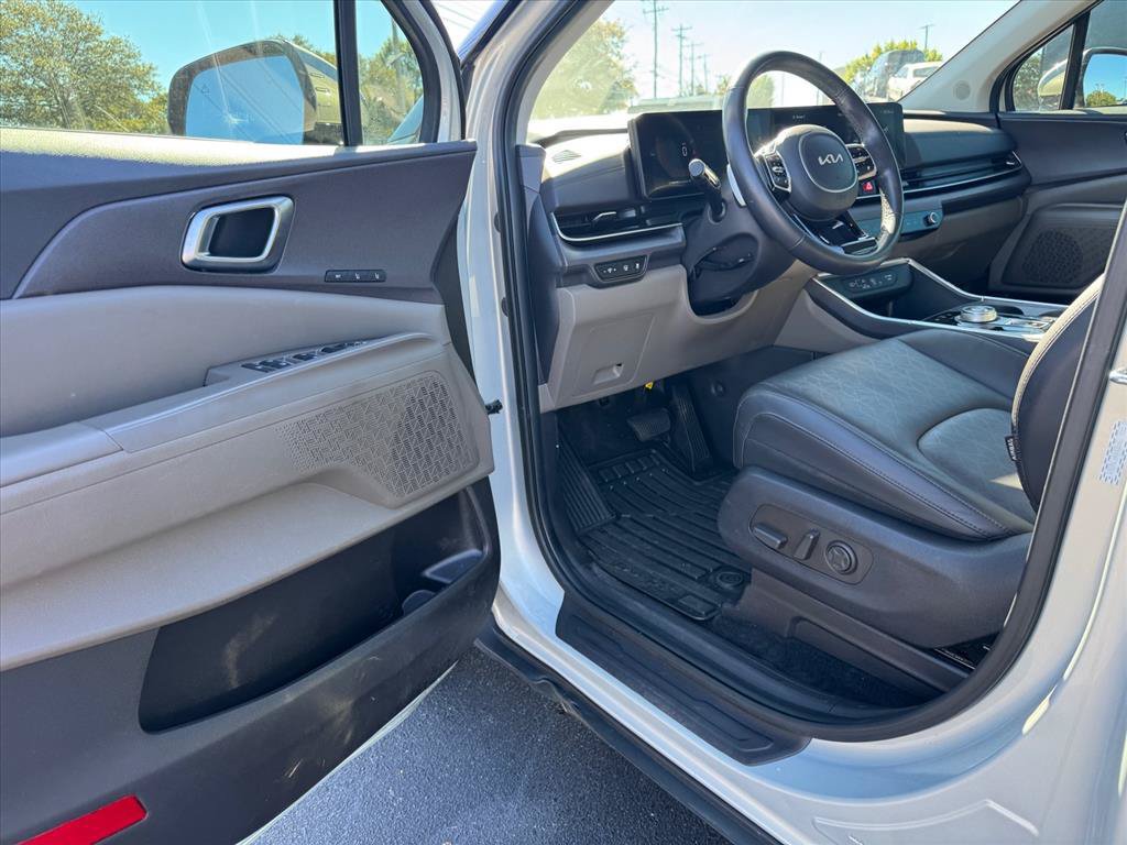Certified 2025 Kia Carnival EX FWD image 15