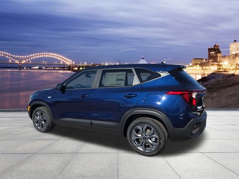 New 2026 Kia Seltos LX image 3