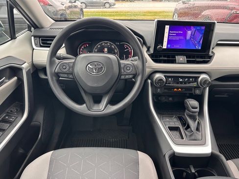 Used 2025 Toyota RAV4 XLE image 10