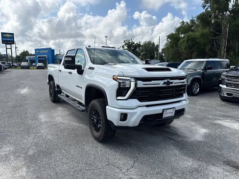 Used 2024 Chevrolet Silverado 2500 LTZ w/ LTZ Plus Package AWD/4WD image 2