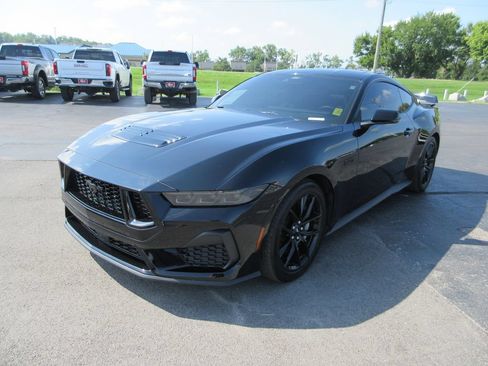 Used 2025 Ford Mustang GT Premium RWD image 9