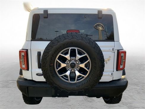Used 2025 Ford Bronco Badlands AWD/4WD image 3