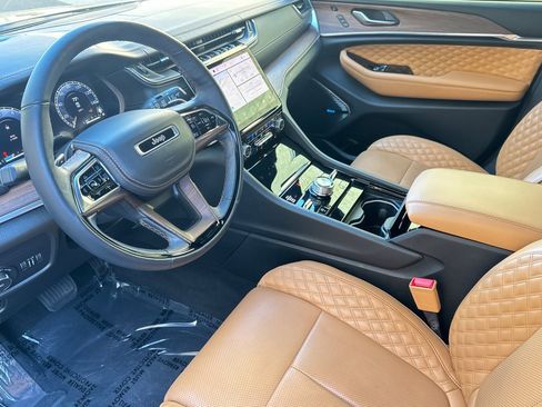 Used 2023 Jeep Grand Cherokee L Summit w/ Advanced Protech Group IV image 9