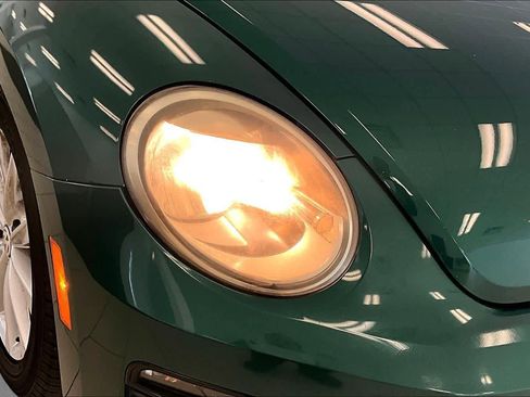 Used 2018 Volkswagen Beetle 2.0T S w/ Style & Comfort Package For S FWD image 25