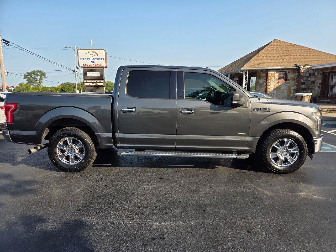 Used 2017 Ford F150 XLT w/ Equipment Group 301A Mid RWD image 6