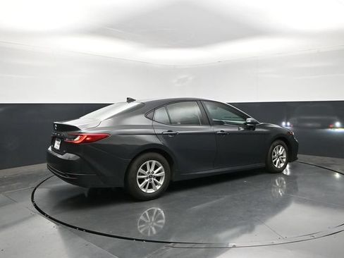 Used 2025 Toyota Camry Hybrid FWD image 7