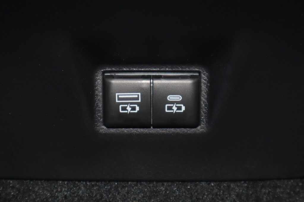 Used 2026 Toyota Camry LE FWD image 36