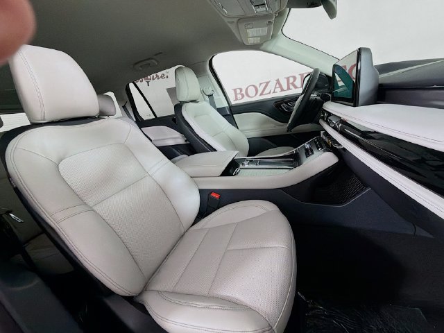 New 2026 Lincoln Aviator 2WD image 32