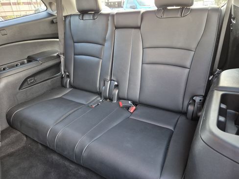 Used 2017 Honda Pilot Touring image 22
