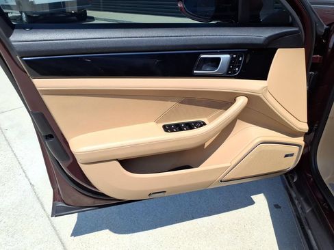 Used 2019 Porsche Panamera 4 AWD/4WD image 36