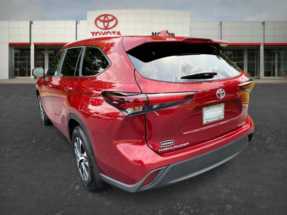 Certified 2026 Toyota Highlander XLE AWD/4WD image 7