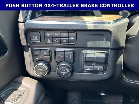 Used 2025 Chevrolet Tahoe High Country AWD/4WD image 20