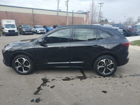 Certified 2023 Ford Escape ST-Line Select w/ Tech Pack #2 image 8