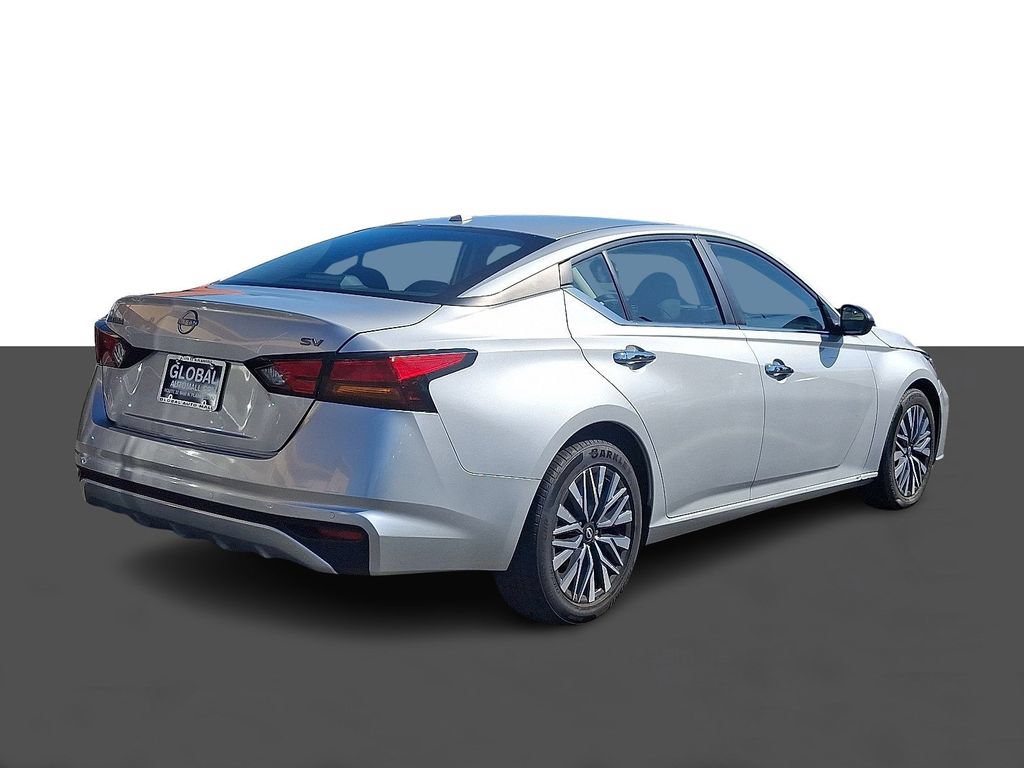 Used 2024 Nissan Altima 2.5 SV FWD image 7
