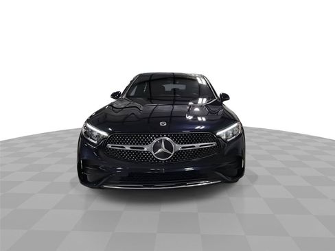 Used 2024 Mercedes-Benz GLC 300 4MATIC image 3