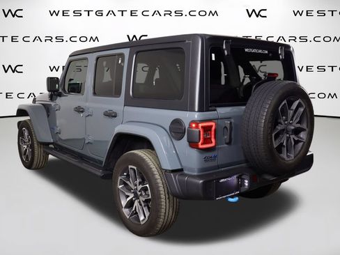Used 2024 Jeep Wrangler Unlimited w/ Convenience Group AWD/4WD image 38