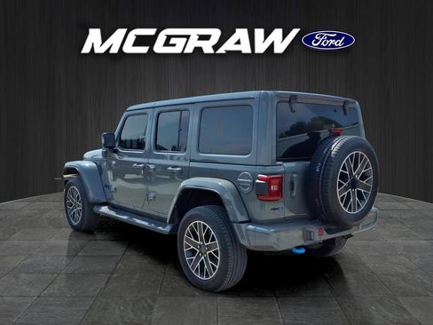 Used 2022 Jeep Wrangler Unlimited Sahara AWD/4WD image 6