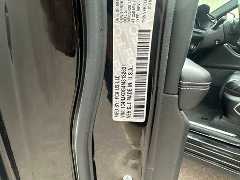 Used 2021 Jeep Grand Cherokee L Overland w/ Advanced Protech Group III image 9