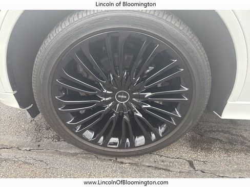 Certified 2025 Lincoln Aviator Black Label image 18