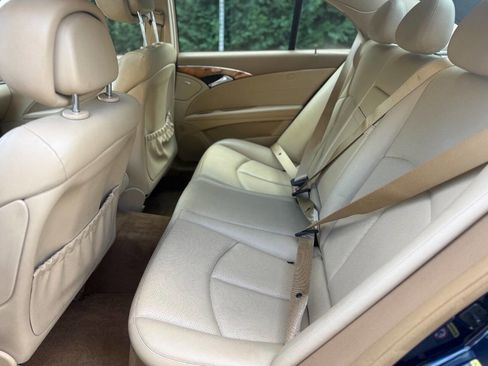 Used 2009 Mercedes-Benz E 350 4MATIC Sedan image 30