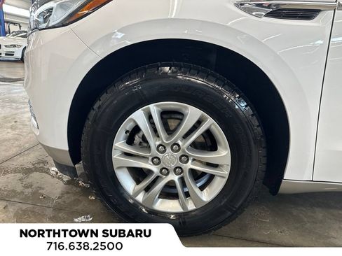 Used 2021 Buick Enclave Essence w/ Sound and Sites Package AWD/4WD image 32