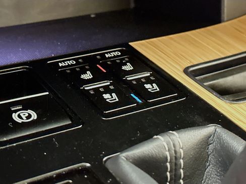 Used 2021 Lexus RX 350L FWD w/ Premium Package image 24