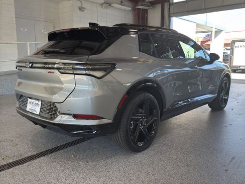 New 2026 Chevrolet Equinox EV RS image 9