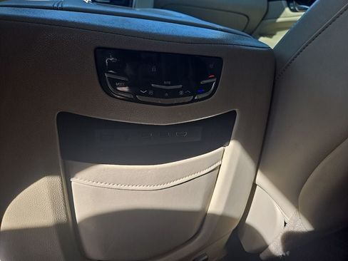 Used 2019 Cadillac Escalade Premium Luxury AWD/4WD image 25