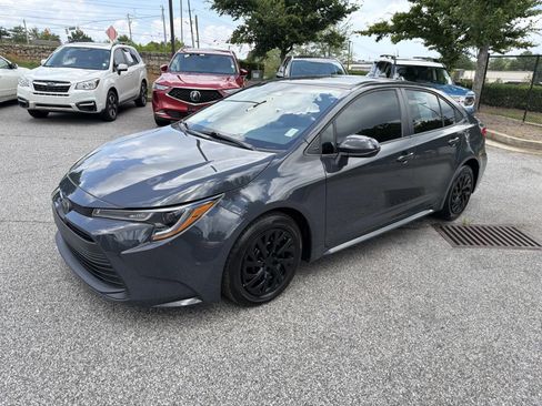 Used 2024 Toyota Corolla LE FWD image 3